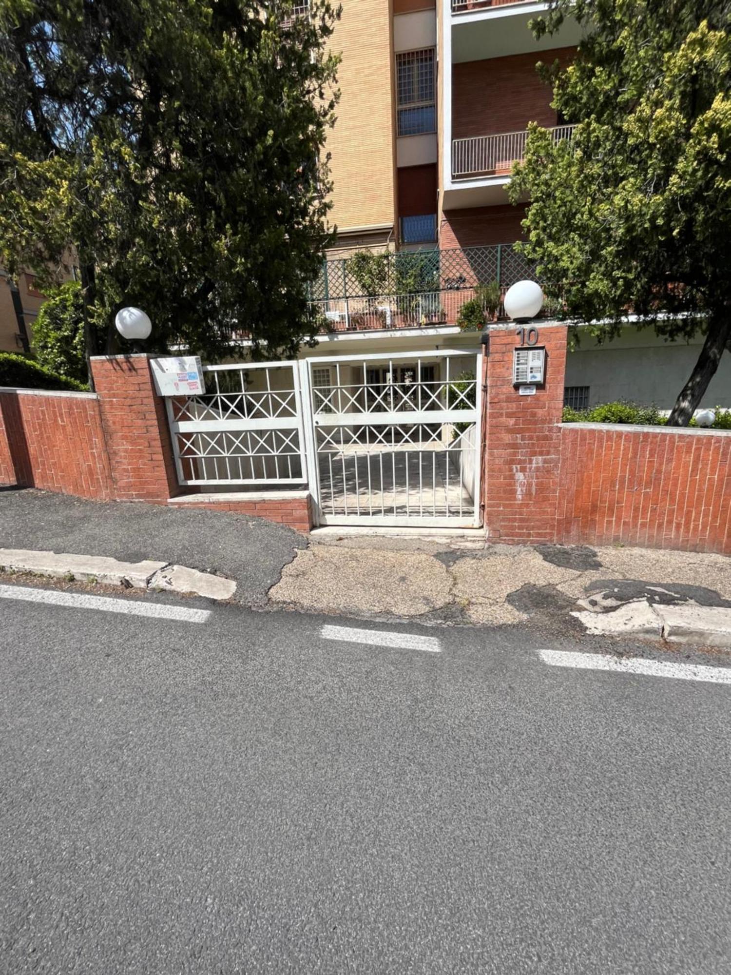 Domus B Corso Francia Apartment Рим Екстер'єр фото
